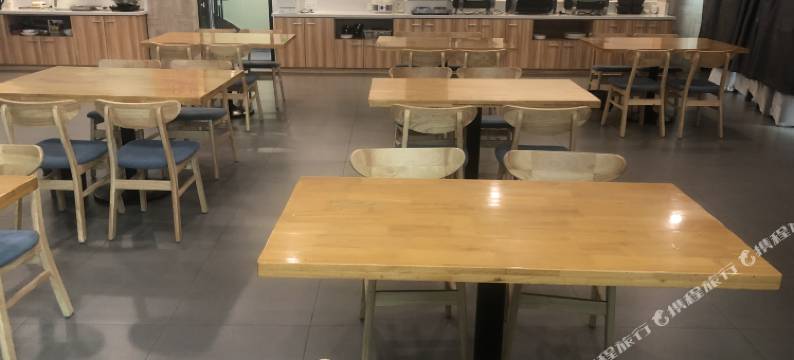 全淇轻居酒店(丹阳火车站眼镜城店)图片