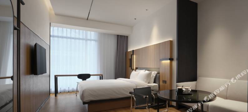 SFEEL设计师酒店(成都一品天下茶店子地铁站店)图片