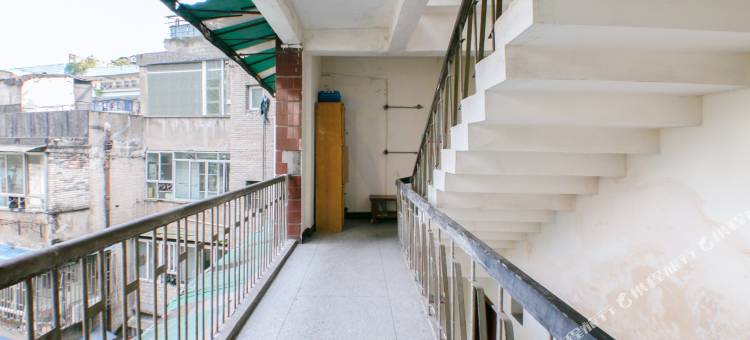 OYO·邮通宾馆(泸州摩尔国际广场店)图片