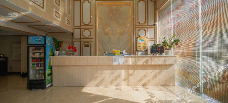 罗定藏玥居商务酒店(工业三路分店)图片