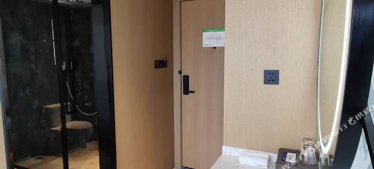 百大假日酒店(绵阳高铁站凯德广场店)图片
