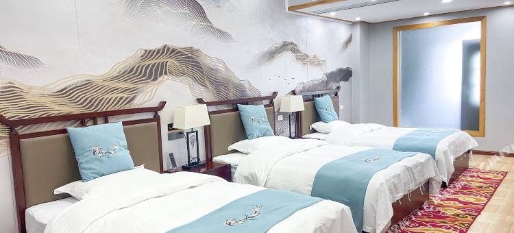 岫云阁(武当山景区琼台店)图片