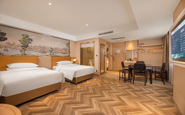 Vienna Hotel (Zhenxiong Street Xinhuayuan Branch) Over view