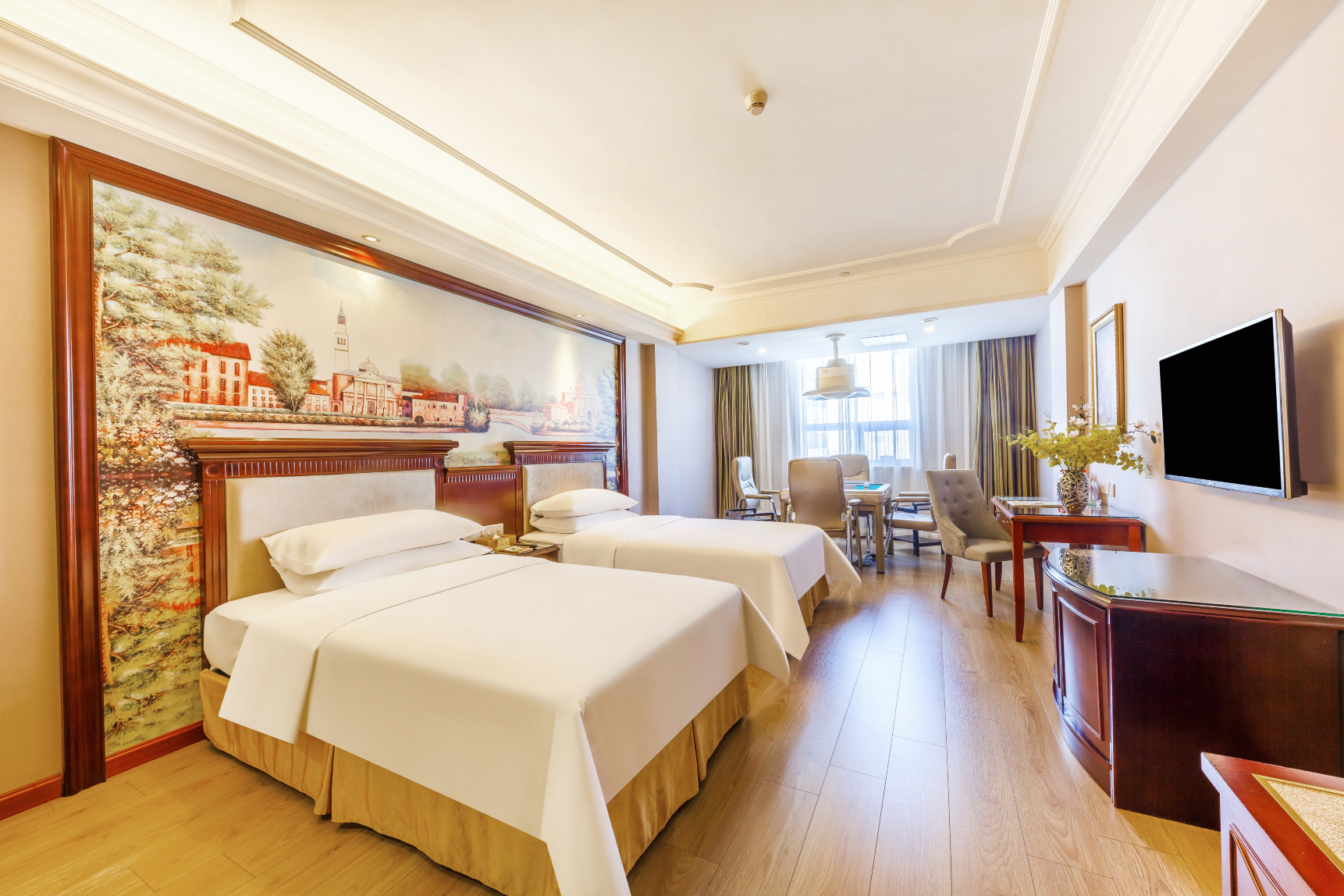 Vienna Hotel (Huadu Shiling Leather City Store)Hotel Overview