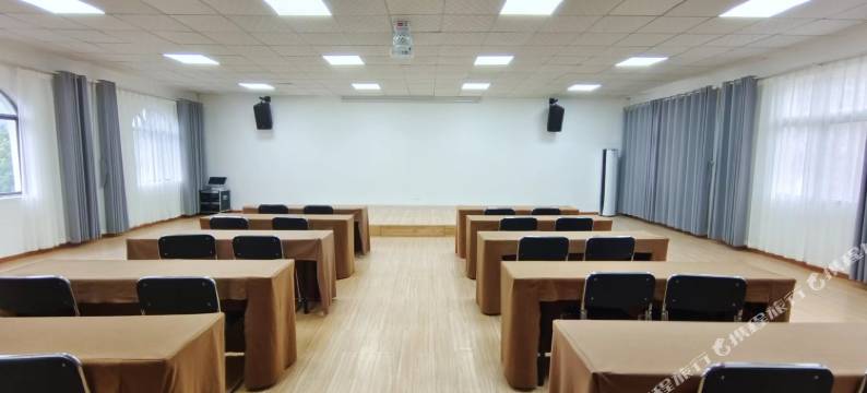 月亮湖畔度假庄园图片