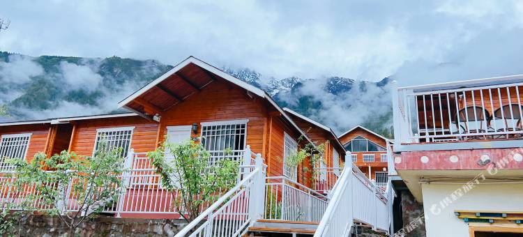 波密悠游道木屋酒店图片