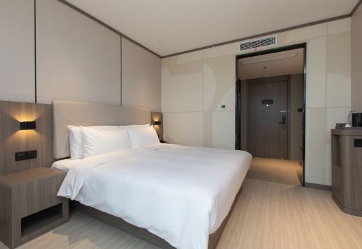 HanTing Hotel (Laohekou Lihua Avenue) Hotel Overview