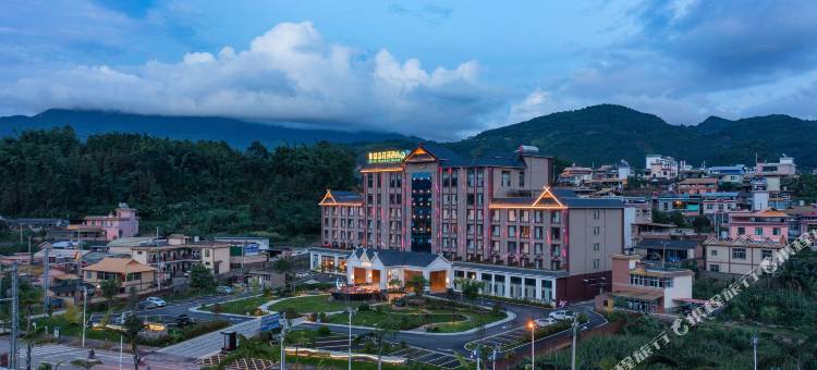 布饶克花园酒店(临沧沧源摸你黑广场店)图片