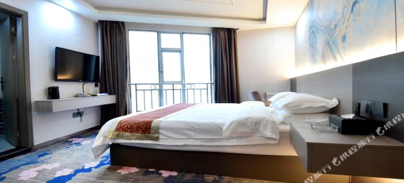 安顺·皇室·酒店｜CITY COLOR LIT·高空观景酒店(平坝南站店)图片