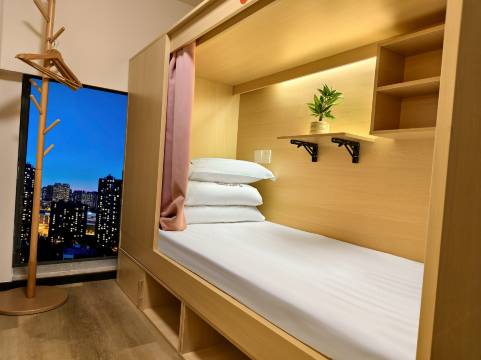 象小七全女生青年旅社(深圳宝安兴东地铁站店)