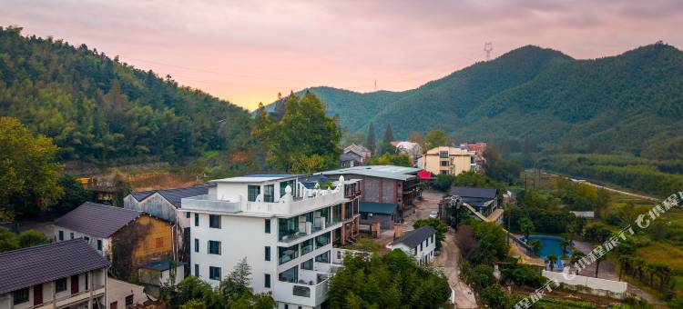 莫干山逍遥·智境溯溪温泉设计美宿(江南瑶坞度假区后坞村店)图片
