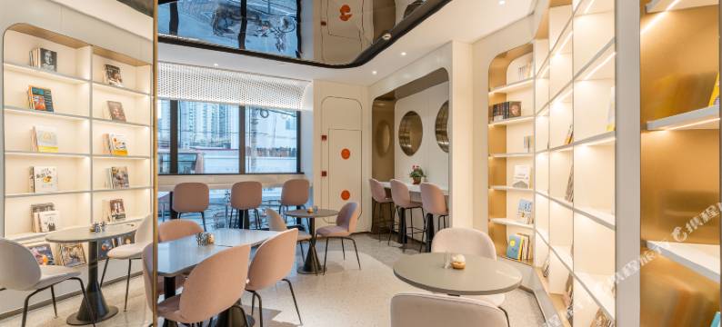上海徐家汇中心交通大学亚朵X酒店图片