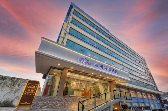 瑞隆城市酒店(宜昌三峡游客中心滨江万达广场店)