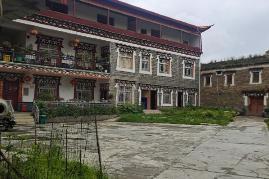 康定卓玛藏家民宿