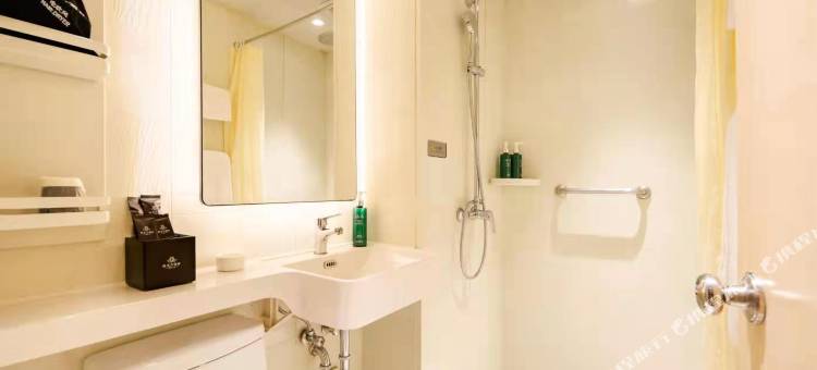 白玉兰酒店(大连恒隆广场西安路地铁站店)图片