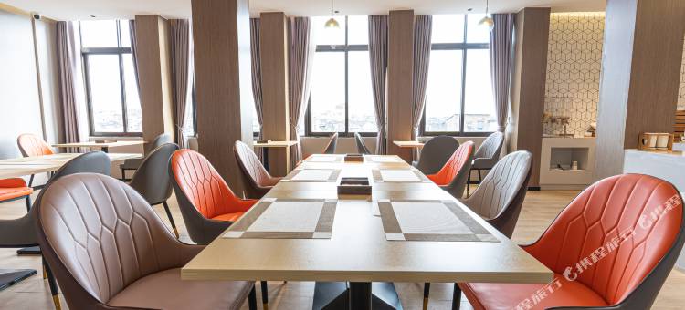 柏曼酒店(玉林汽车总站十字街店)图片