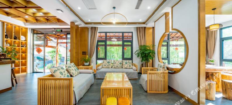 安吉比邻泳池度假民宿(余村两山景区店)图片