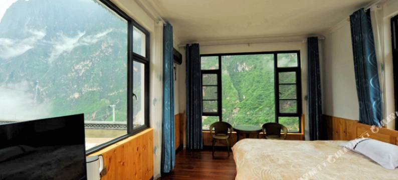 虎跳峡天梯客栈图片