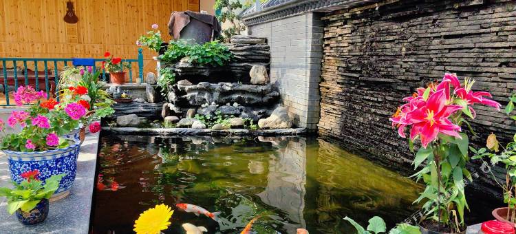 伊宁锦上花民宿(伊犁河风景区店)图片