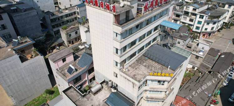 罗平林硕假日酒店图片