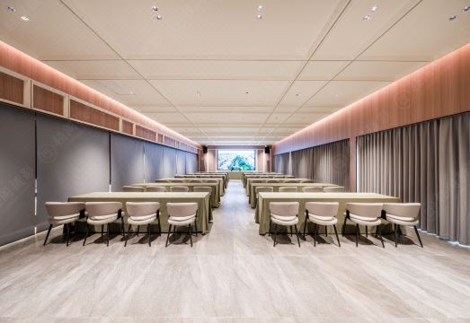 Super 8 International Hotel Jiayuguan Hotel Overview