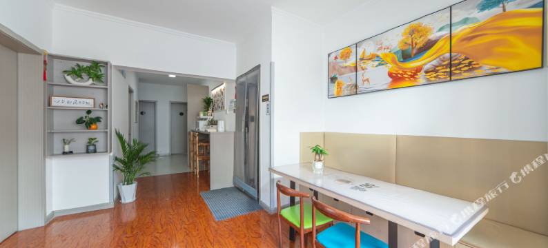 行者顺青年旅舍(大唐不夜城纬一街地铁站店)图片