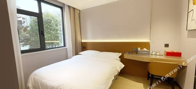 利源艺宿酒店(安阳高铁东站店)图片