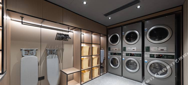 乌鲁木齐CCMALL时代广场新民路亚朵酒店图片