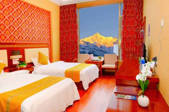 德钦飞来寺品松措酒店