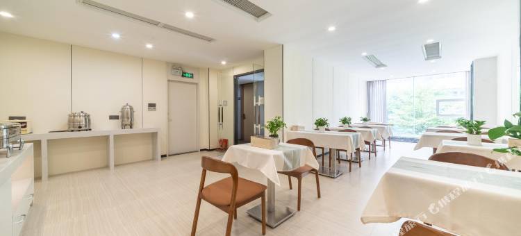 潮上居酒店(汕头高铁站珠江路美食街店)图片