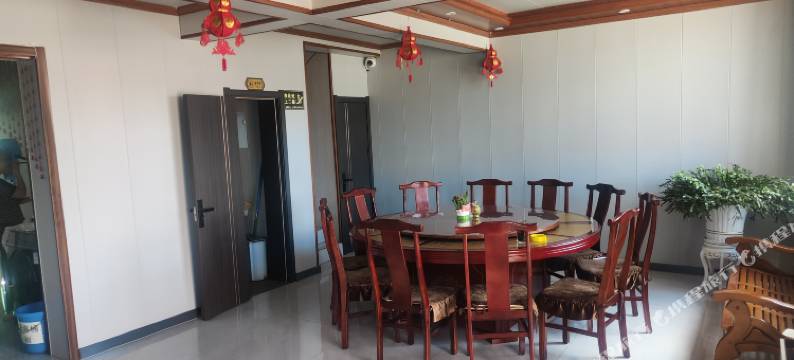 阿尔山西口林场旅店图片