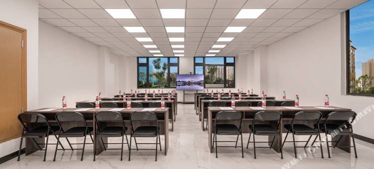 陌上轻居酒店(许昌高铁东站中心医院店)图片