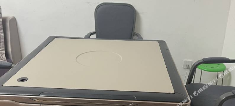 华美酒店(西安钟楼地铁站回民街店)图片