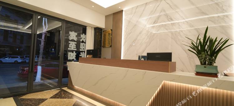 景悦酒店(陆良图腾商业中心店)图片