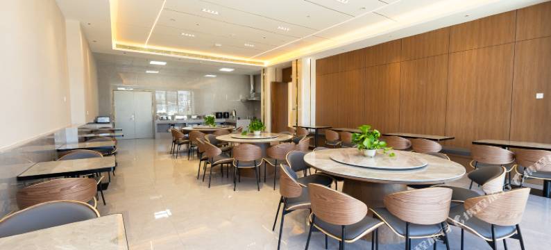 长白山北坡集散中心万信至格温泉酒店图片