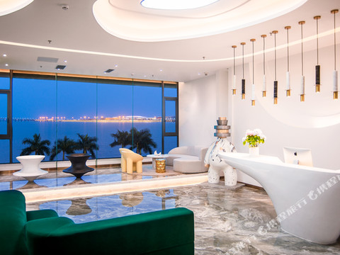 Oceanic Beauty·青麦S海景酒店(珠海拱北口岸情侣南路店)