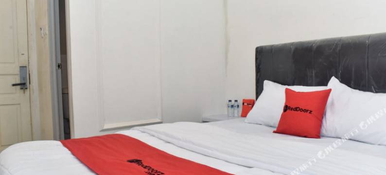 红多兹Plus酒店-科马约兰(RedDoorz Plus @ Kemayoran)图片