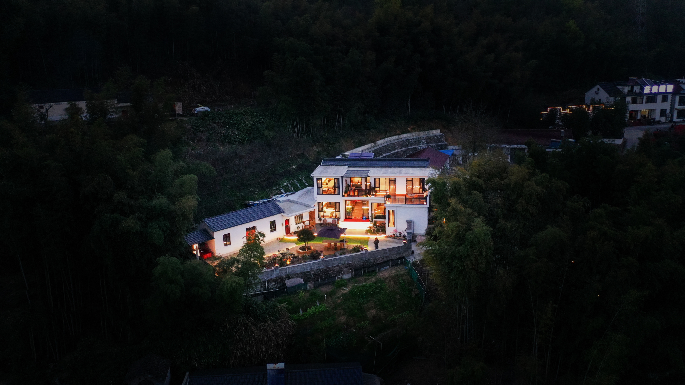 Jiuhua Mountain Leisure HouseOver view