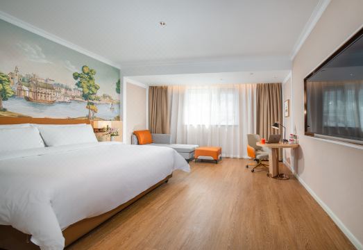 Vienna Hotel (Tianjin Chentangzhuang Subway Station Store) Hotel Overview