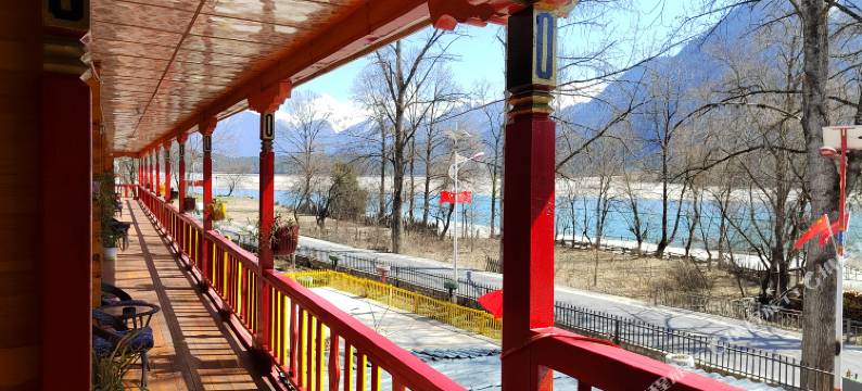 波密达杰客栈图片