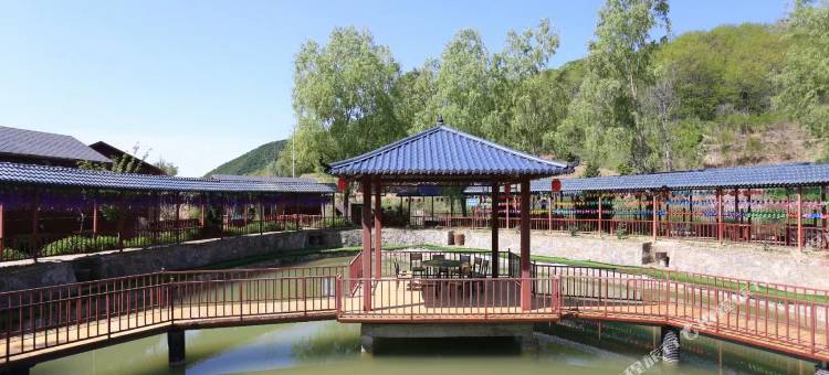 淌泥河避暑山庄图片