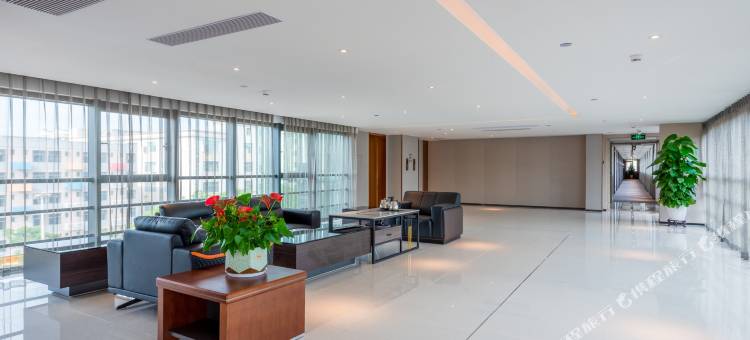 深圳宝安国际会展中心桔子水晶酒店图片