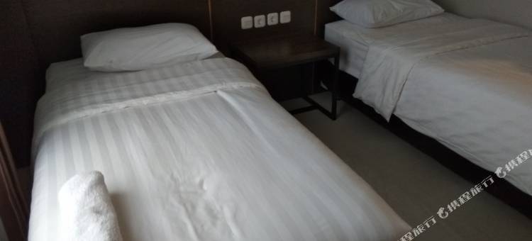 超级OYO 1006阿扎哈拉伊斯兰招待所(Super OYO 1006 Azzahra Guest House Syariah)图片