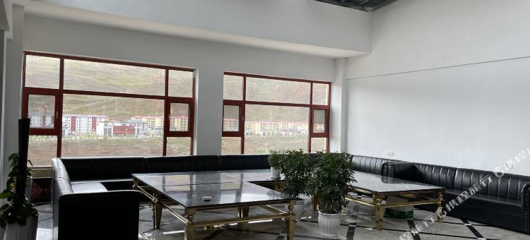 丁青县锦悦精品酒店图片