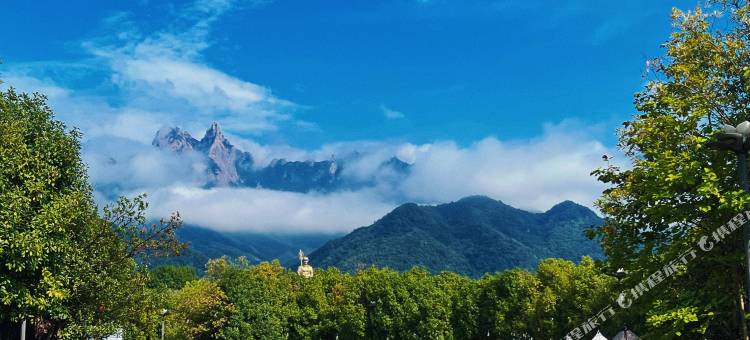 九华山FREE芳草地露营地图片