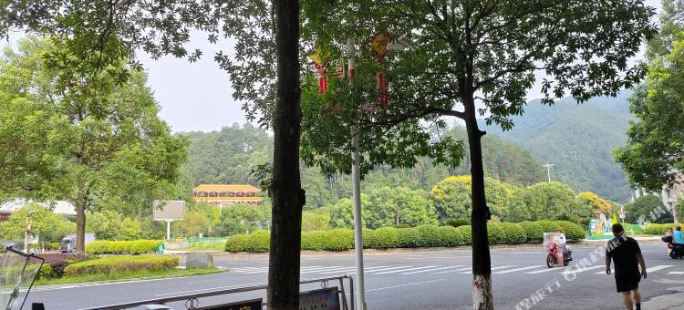 龍堡宾馆(炎陵路店)图片