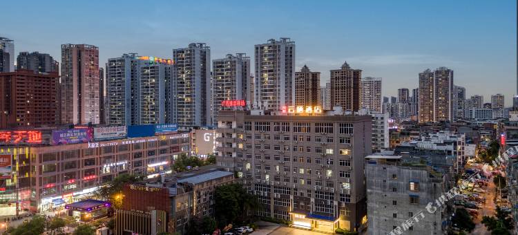 华庭云栖酒店(来宾北站政和步行街店)图片