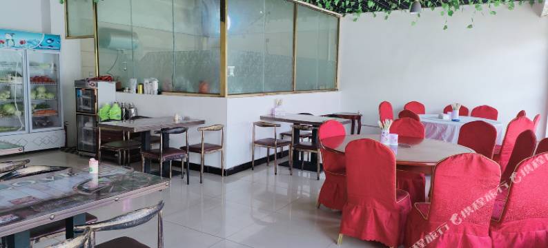 仲巴晴川酒店图片