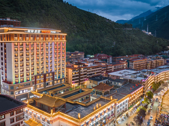 康定情歌广场城际酒店