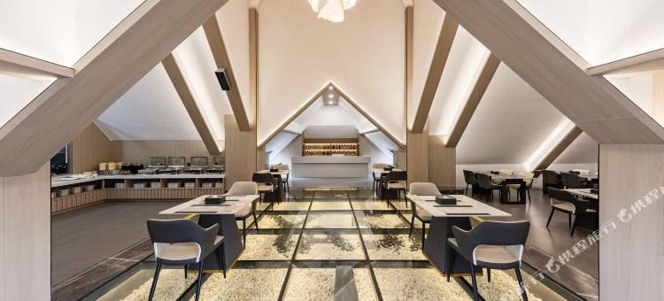 临沧雅斯玉璟酒店(玉龙湖公园佤文化广场店)图片